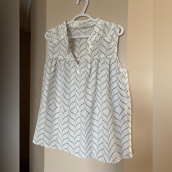 Molly Bracken sleeveless blouse - Picture 1 of 5
